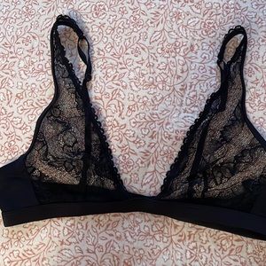 Black Lace Bralette. Calvin Klein intimates size M. Like new, never worn